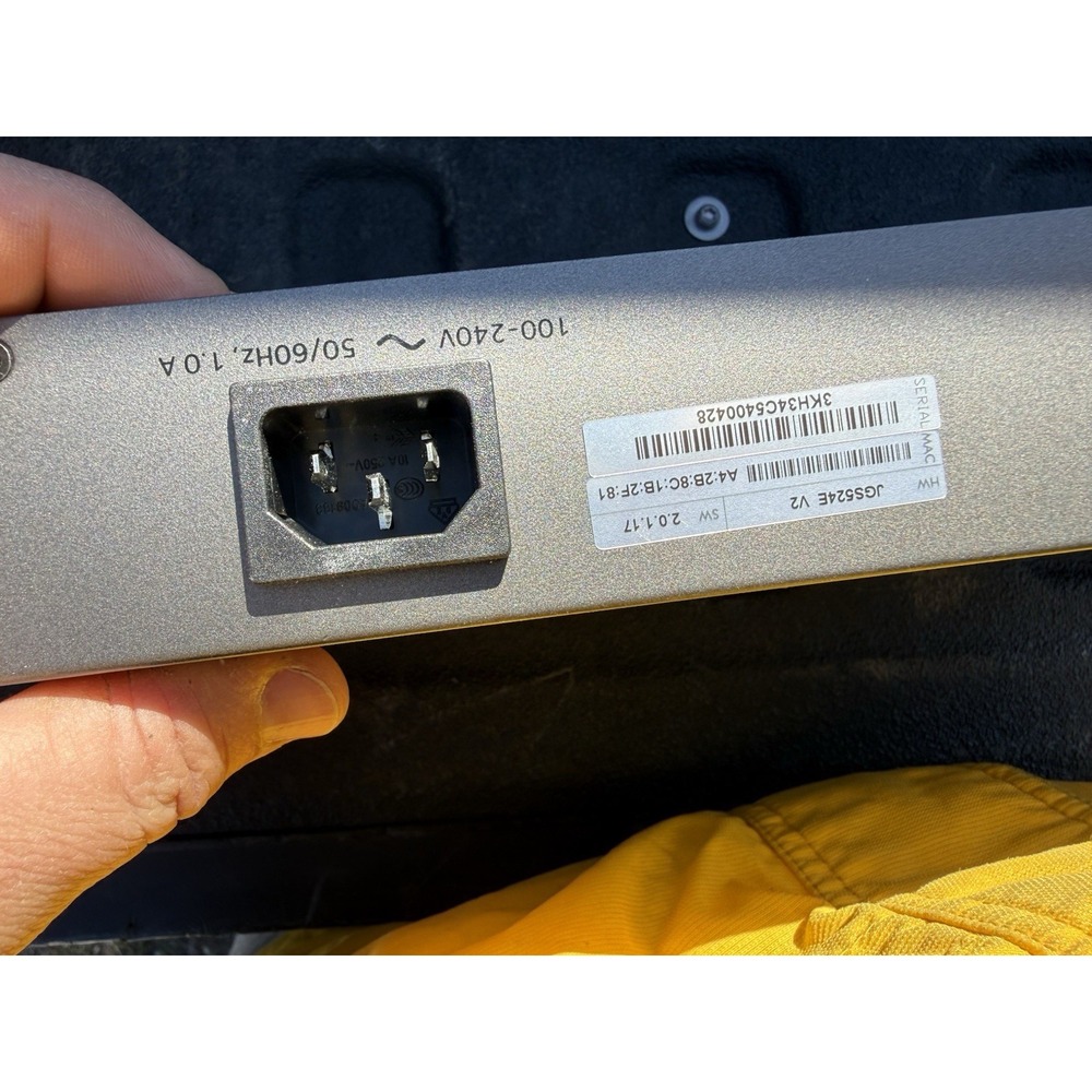 Netgear ProSAFE JGS524E 24 Port Gigabit Switch TESTED WORKING Rack - Picture 6 of 7